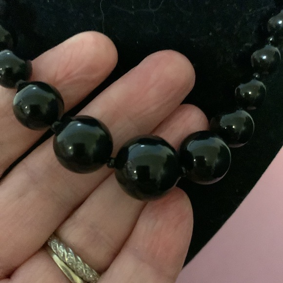 Beautiful black beads, necklace, 16” - Picture 4 of 5